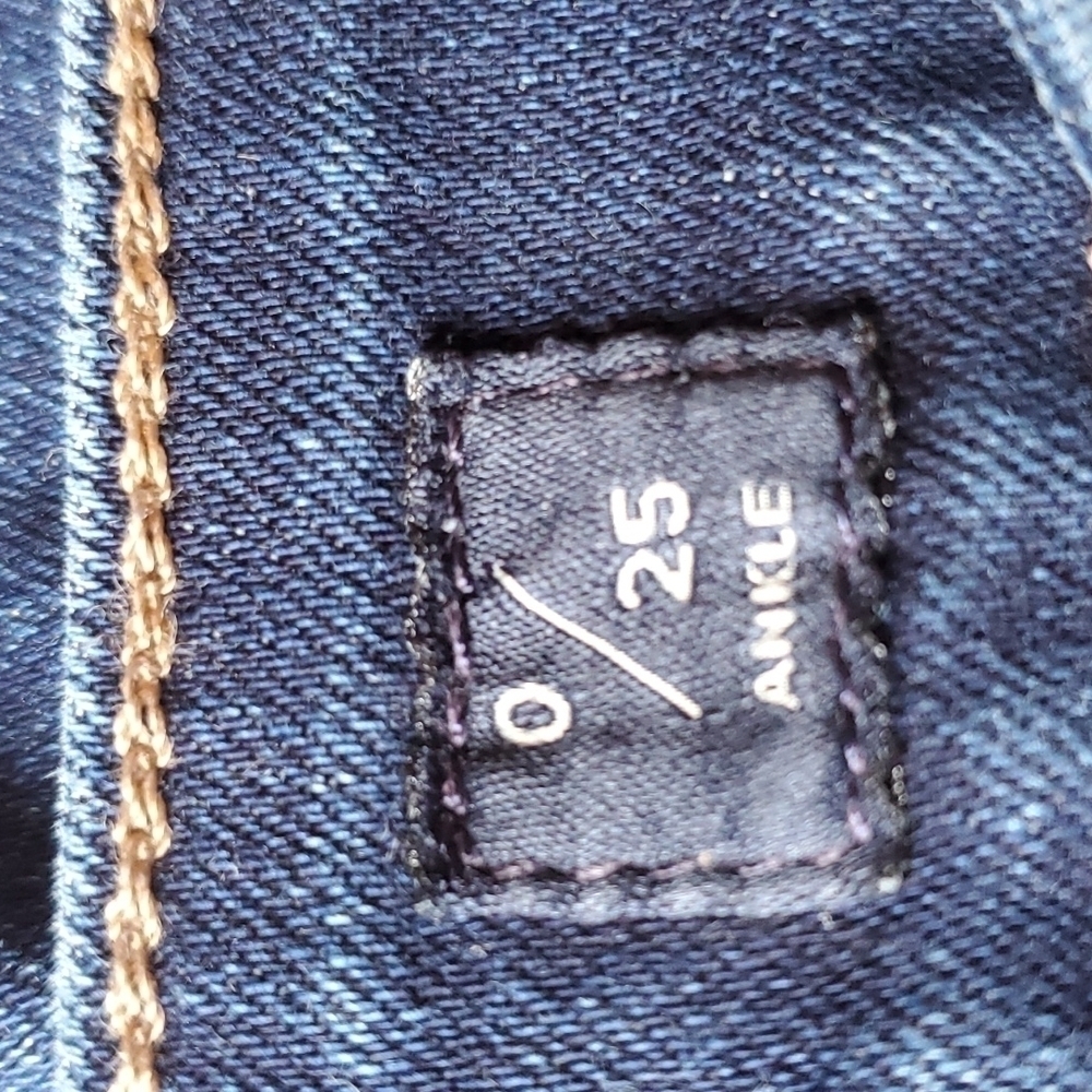 Lucky Brand distressed ankle jeans size 0/25 straight leg preowned - Picture 3 of 11